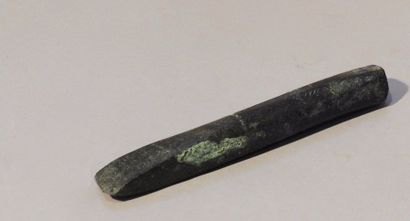 null Ciseau.Bronze.l :8cm. Ier mil av J.C. Epoque romaine archaîque.