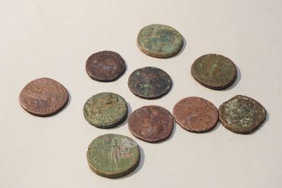null Ensemble de 10 monnaies romaines (as, dupondius et sesterces), tous identifiables

Bronze

Période...