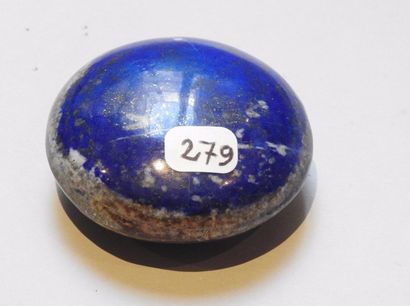 null « Œil «  en lapis lazuli.

L:5cm.Réputé depuis des millénaires repousser les...
