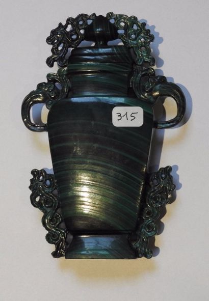 null Vase couvert à anses.Malachite.Fin XIX-XXème s.H :16,5cm.