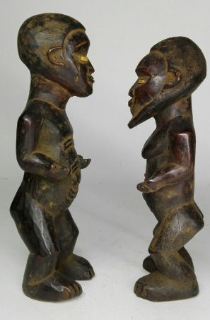 null Paire de jumeaux Bembé, Congo. Dimensions : 205 x 65 x 65mm (1), 190 x 60 x...