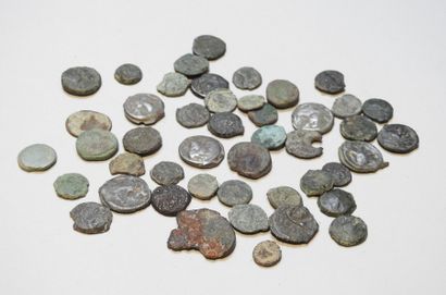 null Importante collection de monnaies gauloises (et deux ou trois romaines)

Environ...