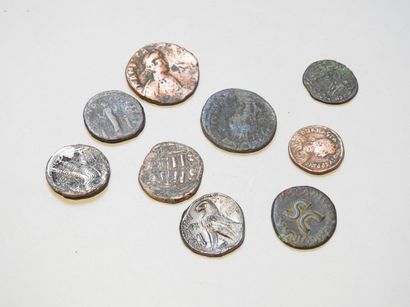 null Ensemble de 9 monnaies antiques en bronze comprenant 4 monnaies romaines en...