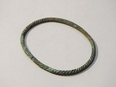 null Bracelet torsadé ouvert

Bronze diamètre 7 cm

Age du bronze

Ancienne collection...