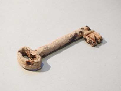 null Clé à rotation à 4 dents

Fer 11 cm

Période médiévale XIII-XVIème