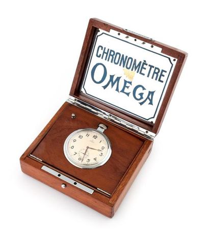 null Omega 

Rare chronomètre de marin en acier à fond clippé

Mouvement mécanique,...