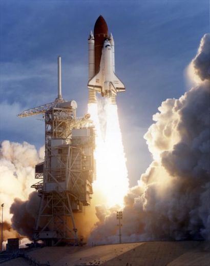 null NASA Majestueux décollage de la navette spatiale Endeavour (Mission STS-54)...