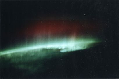 null NASA Spectaculaire Aurore Australe (pôle sud) observée depuis la navette spatiale...