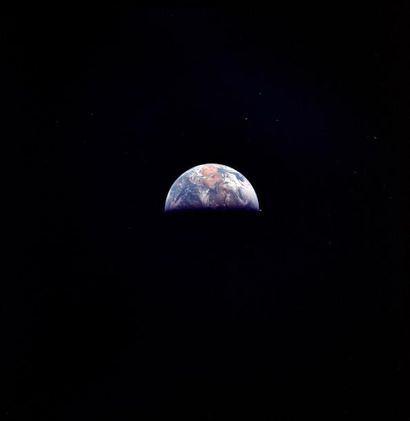 null Vue de la Terre pendant le voyage retour de la mission Apollo 10 vers la Terre....