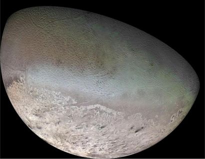 null NASA Voyager 2. Lune Triton de la planète Neptune. observation rapprochée. Tirage...
