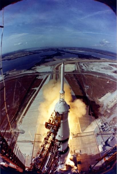 null Nasa. Apollo 11. Décollage de la fusée Saturne V emportant la mission Apollo...
