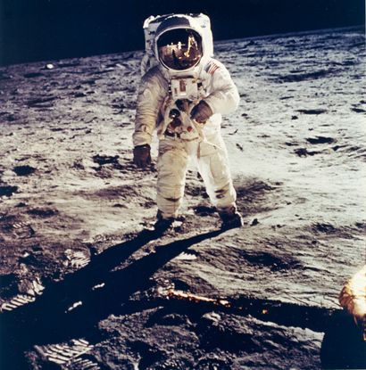 null Nasa. La photographie la plus emblématique de la mission Apollo 11 montrant...