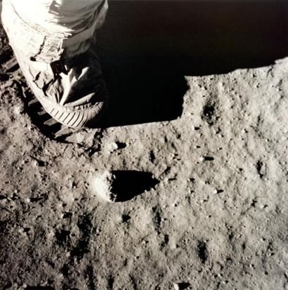 null Nasa. Apollo 11. 1ère présence de l'Homme sur la lune le 20 juillet 1969. Botte...