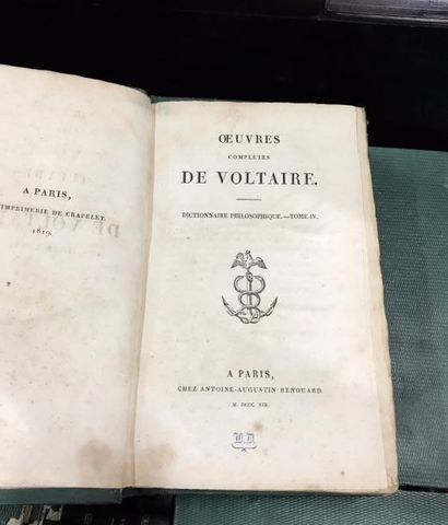 null Voltaire, œuvres complètes avec un ex libris du château de Barly pour certains...