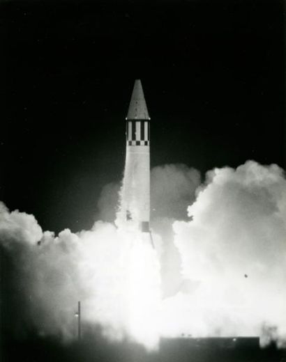 null Nasa. US Air Force. Lancement d'un missile Jupiter. 17 juillet 1958. Tirage...