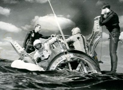 Nasa. 17 décembre 1965. Retour en mer de...