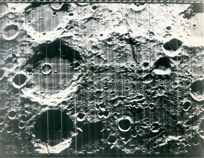 Nasa. Vue du sol lunaire. Sonde Lunar Orbiter...