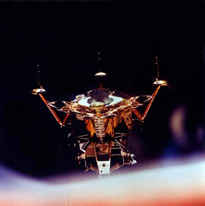 null Nasa. Apollo 11. Impressionnante vue du module "Eagle" après sa séparation du...