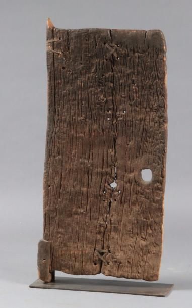 DOGON, Mali 
Porte de case
XIX° siècle Haut.: 121; Larg.: 56 cm
Provenance:
Collection...