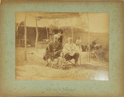 null [Afrique]
Rares photos vers 1880: Ensemble de 7 photos légendées sur papier...