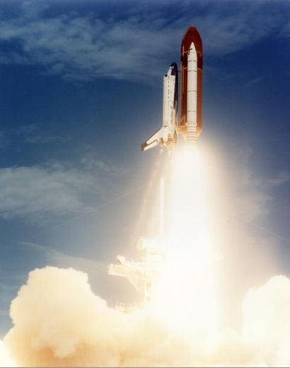 null Nasa. Superbe décollage de la navette spatiale Columbia (Mission STS-40) le...
