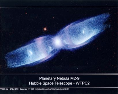 null Nasa. Vue de la nébuleuse planétaire M2-9 par le télescope Hubble le 2 août...