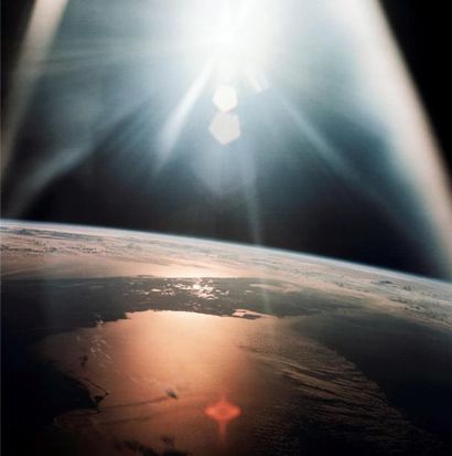 null Nasa. GRAND FORMAT. Mission Apollo 7. Levé de soleil sur le Golf du Mexique...