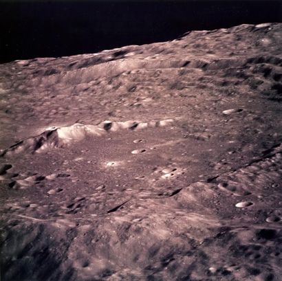 null Nasa. Fantastique vue de la face cachée de la Lune depuis le module de commande...