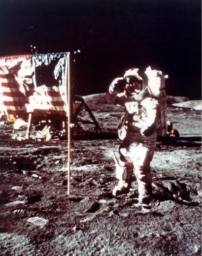 null Nasa. Mission Apollo 17. Célèbre photographie de l'astronaute Eugene A. Cernan...