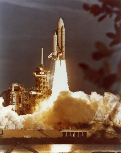 null Nasa. Décollage historique le 12 avril 1981 de la 1ère navette spatiale Columbia...