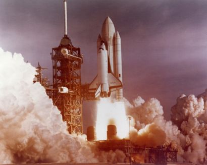null Nasa. Décollage panoramique historique le 12 avril 1981 de la 1ère navette spatiale...