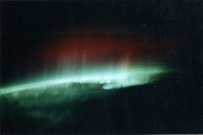 null Spectaculaire Aurore Australe (pôle sud) observée depuis la navette spatiale...