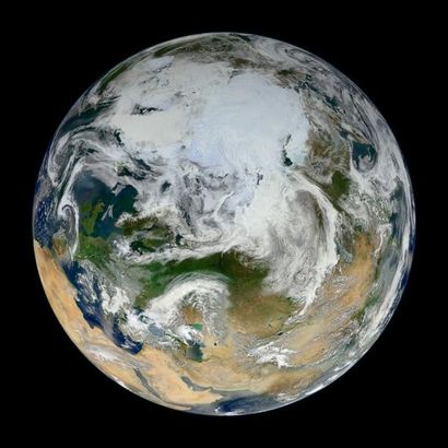 null Nasa. GRAND FORMAT. La Terre, vue de l'Artique depuis une distance orbitale...