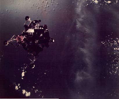 null Nasa. Vue du module lunaire Apollo 9 le 7 mars 1969 au dessus de la Terre. Les...