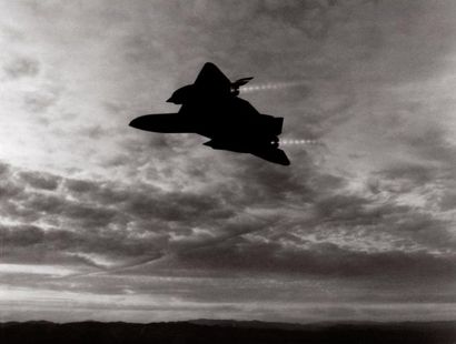 null Nasa. Photographie à basse altitude du bombardier "BLACKBIRD" SR71 de Lockheed....