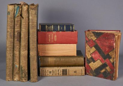 null Carton contenant 4 volumes du «Charivari», un Larousse ménager illustré et livres...