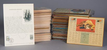 null Un carton de divers calendriers et fiches Collection historiques du timbre-...