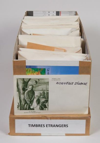 null Ensemble d'enveloppes contenant des timbres étrangers: Divers, Ajman, Afars...