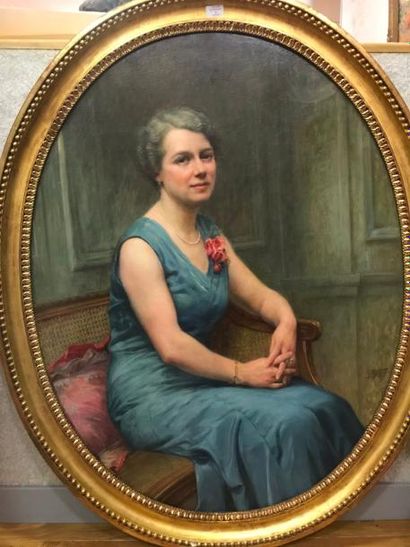 null Tony Tollet (1857-1953)

Portrait de femme

Huile sur panneau ovale signé en...