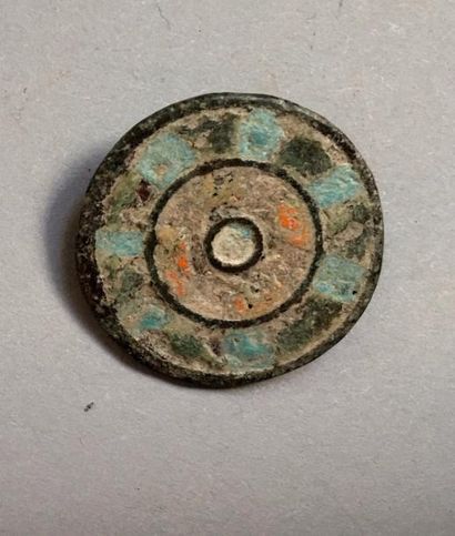 null Fibule ou ornement circulaire à restes d’émail .

Bronze .Epoque romaine .

D :2...