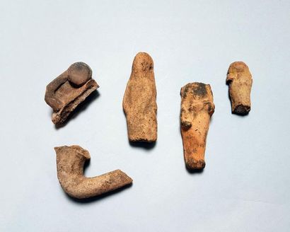 null Ensemble de 5 fragments de statuettes et divers

Terre cuite 4 à 7 cm

Egypte...