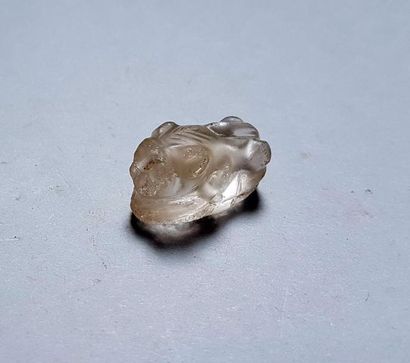 null Amulette représentant un lion

Cristal de roche 2,3 cm, manque sur l'extrémité...