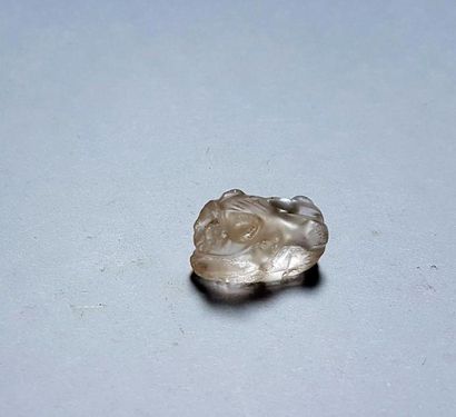 null Amulette représentant un lion

Cristal de roche 2,3 cm, manque sur l'extrémité...