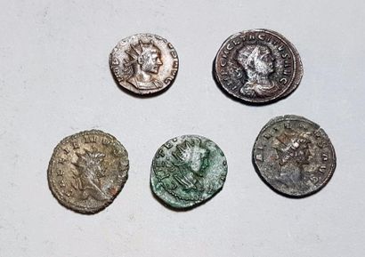 null Ensemble de 5 monnaies romaines (Tacite, Tetricus, Gallien…)

Période romaine,...