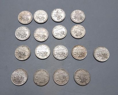 null France

17 monnaies de 50 centimes en argent années 1898, 1899, 1900, 1902,...