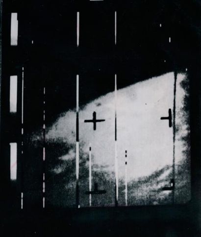 null NASA. Première vue de la planète Mars. Sonde spatiale Mariner 4. Tirage argentique...