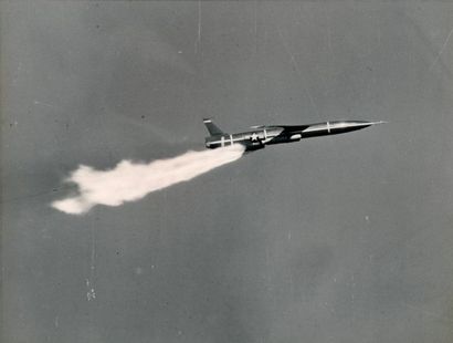 null US Air Force. Lancement du spectaculaire missile « SNARK » le 2 février 1954....
