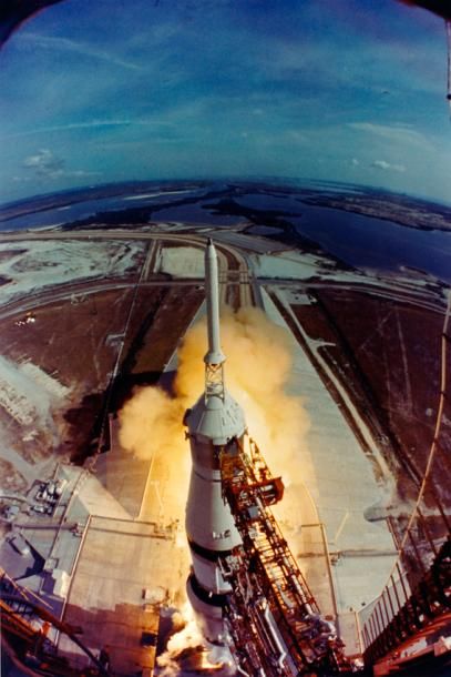 null NASA. Décollage historique de la fusée Saturne V le 16 juillet 1969 qui emporte...