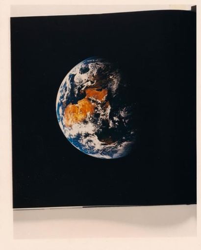 null NASA. Apollo 11. Vue de la Terre. Tirage chromogénique d'époque sur papier «...