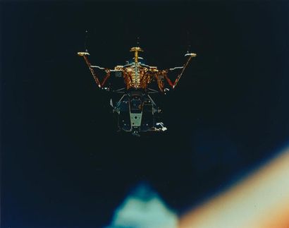null Nasa. Apollo 11. Avant d'amorcer sa descente sur le sol lunaire. Le module lunaire...